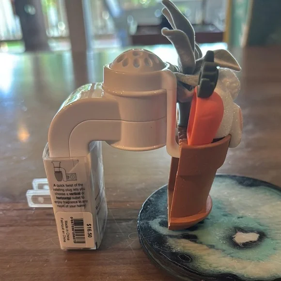 Bath & Body Works Wallflowers Charming Orange and White Bunny Plug in - Picture 2 of 2